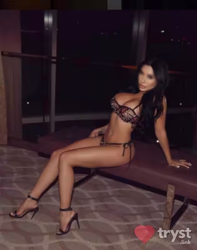 companion Mia Amore in Miami, FL
