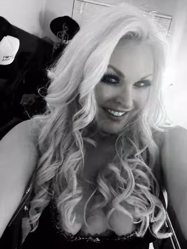 companion/Massage Alena Winters in St. Louis, MO
