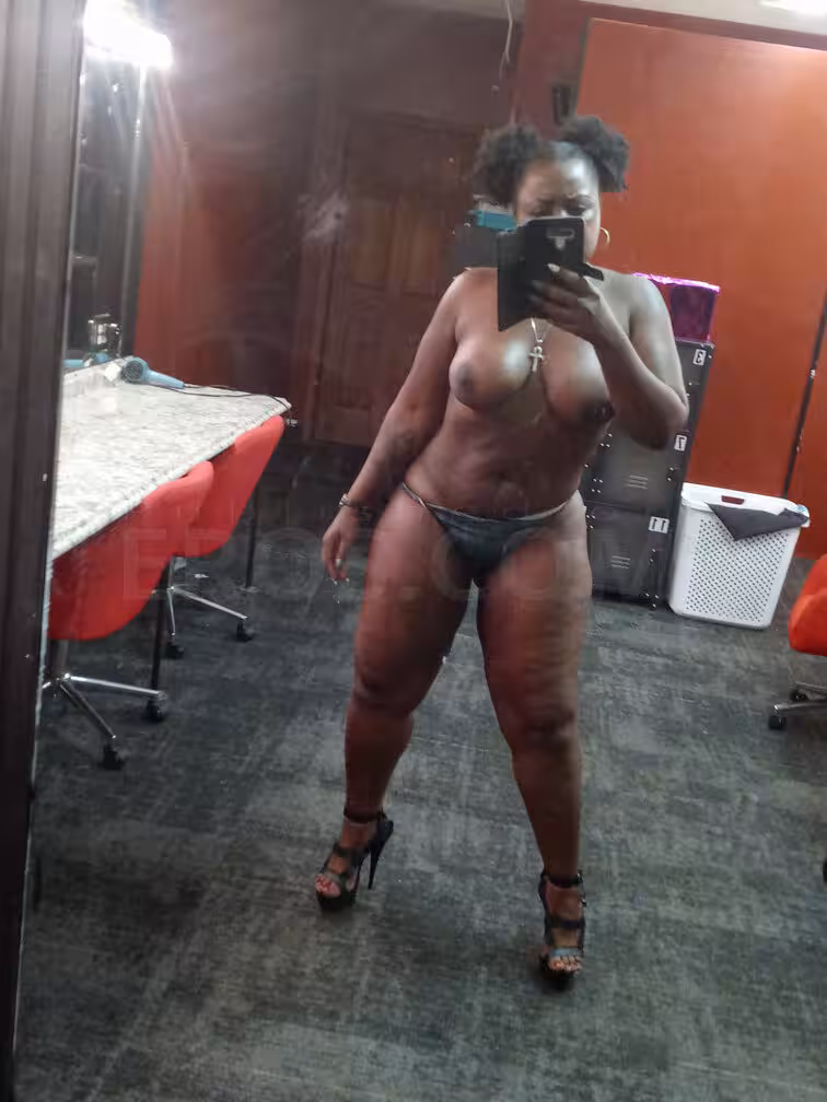 Poizon Ivy XXX / Ila Blue / Ivy Belle, photo 2