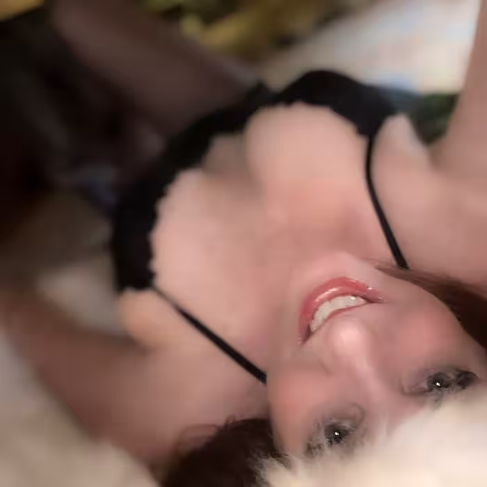 Megan Riley, photo 7