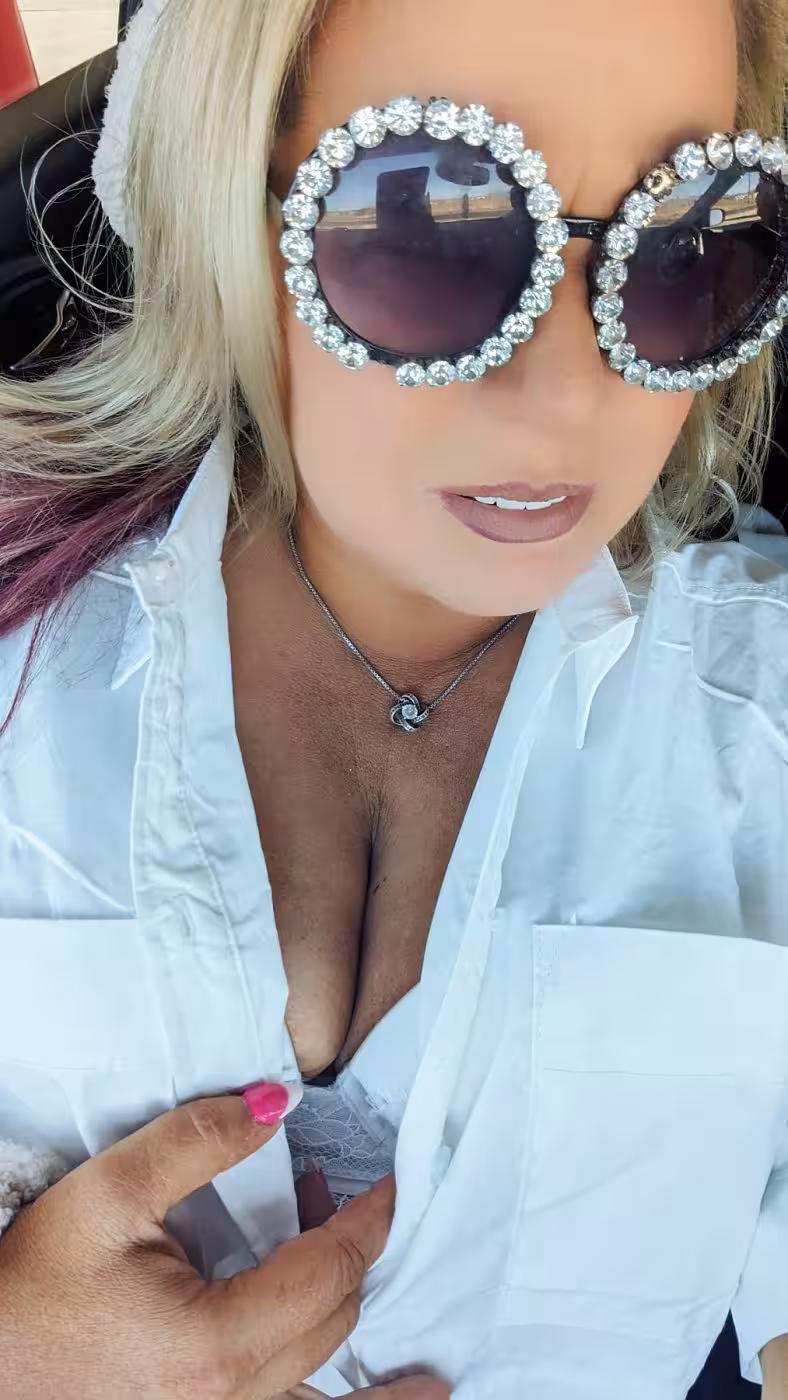Hazel Hayes, photo 3