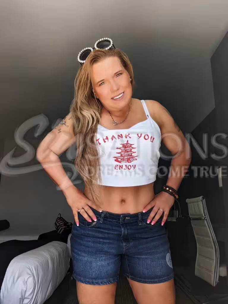 Hazel Hayes, photo 5