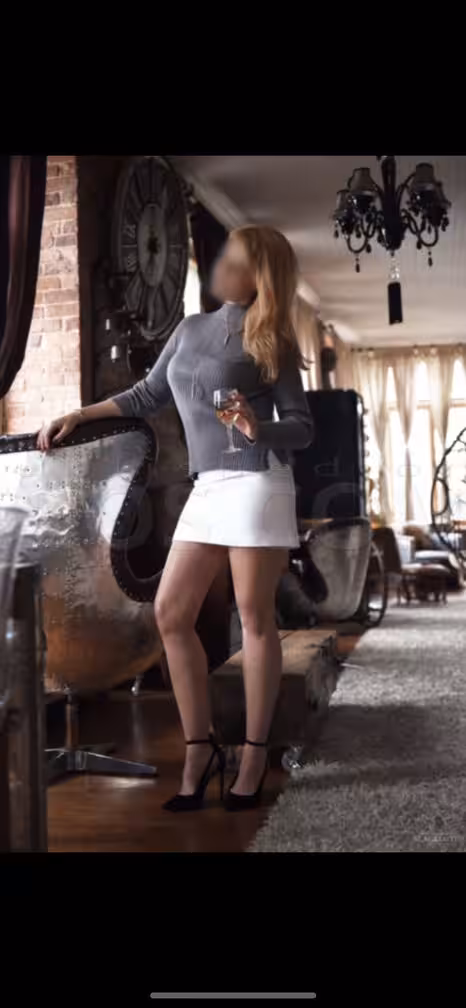 Kendra Satine, photo 2