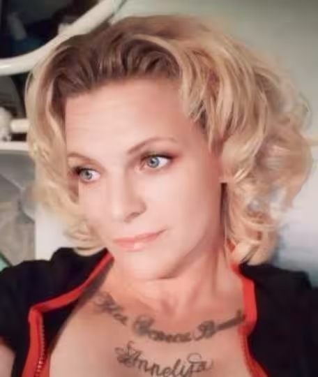 Tammy Taylor, photo 4