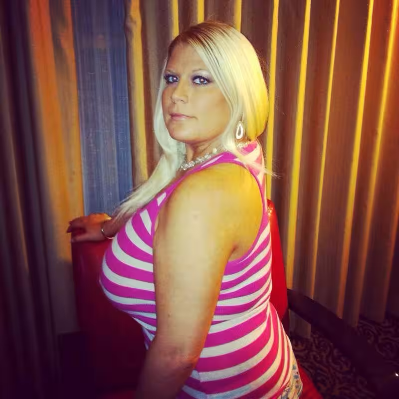 Amber Parton / Amanda, photo 3