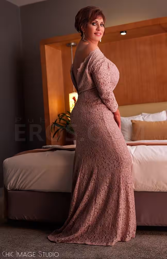 Melanie38DD, photo 9
