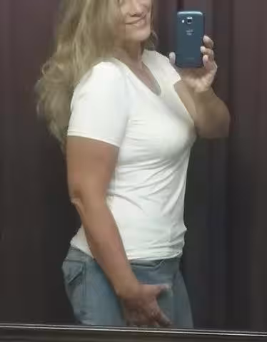 Kendall Snow, escort in Milwaukee, WI