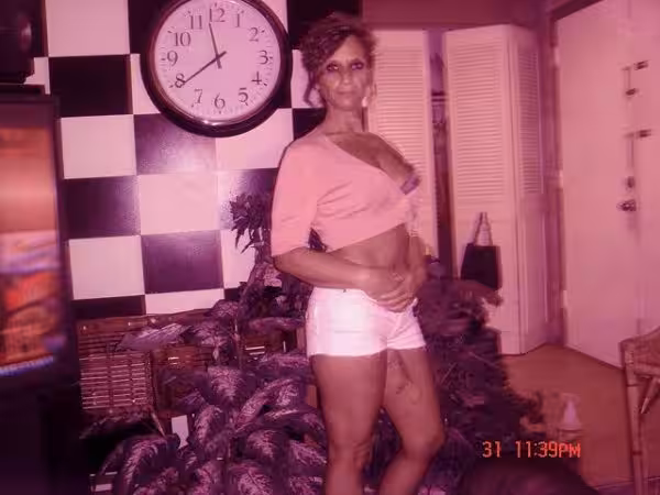Michelle, photo 4