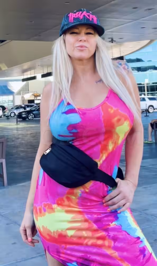 Brooke Lark, photo 6