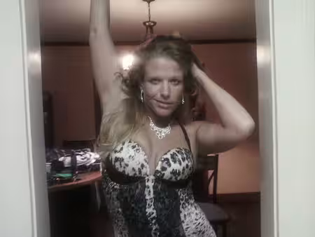 Brooke, photo 2
