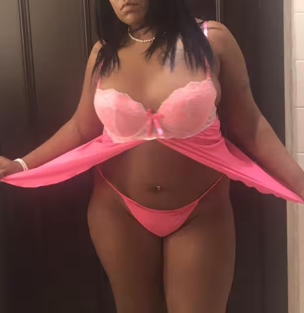 Nikki, escort in St. Louis, MO