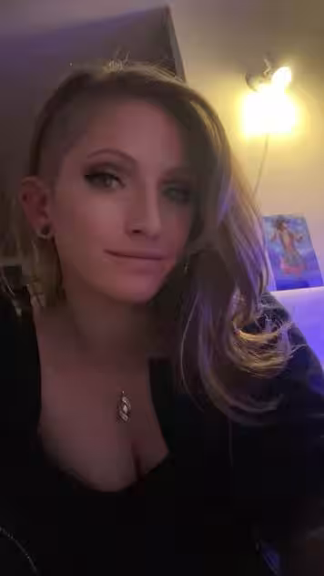 Brooke, photo 4