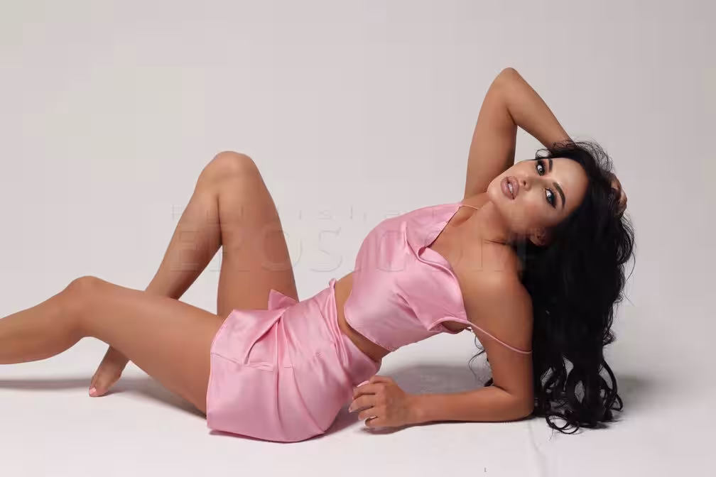 Cali / Miss Alexis, escort in Schaumburg, IL