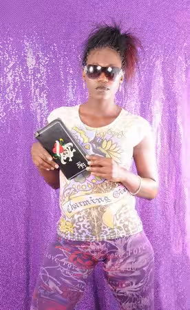 Ms. Kiss, photo 3