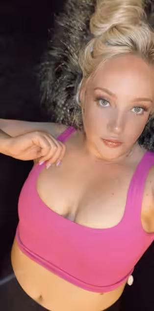 Amber Evans, photo 4