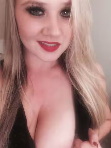 Bonnie Barrow / Snowbunny Sarah, escort in San Diego, CA