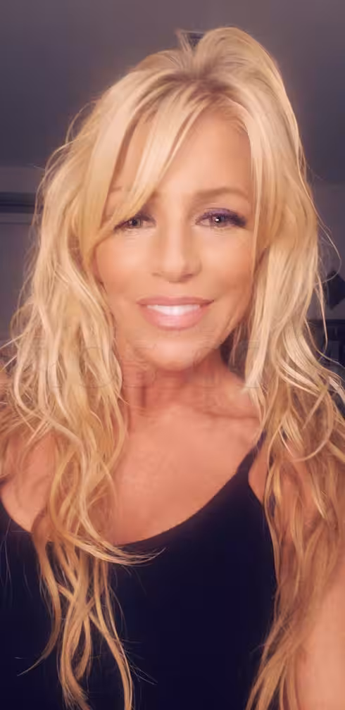 Gina West, photo 3