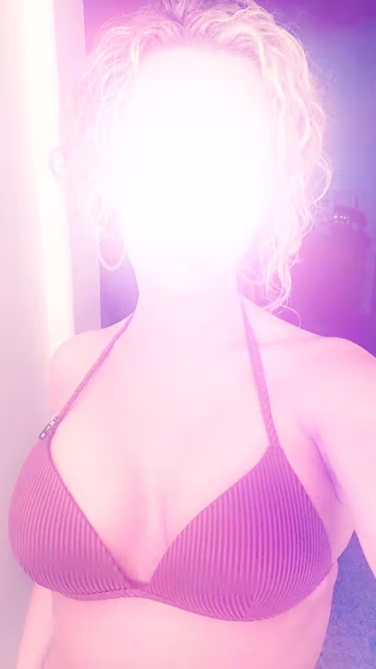 Veronica / April, photo 9