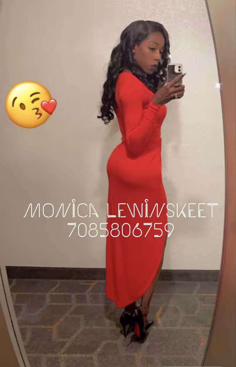 TS Monica Lewinskeet, photo 10