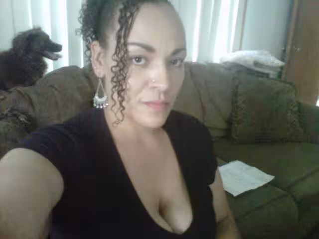 Vivian, escort in Milwaukee, WI