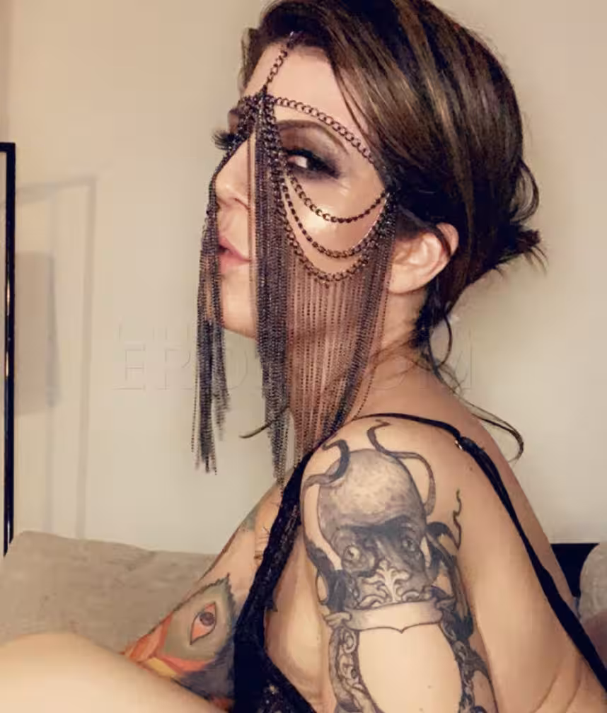Leila Moon, photo 4