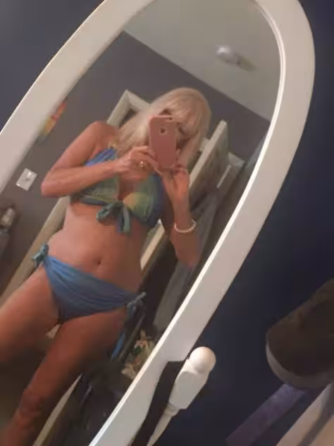 Michelle, photo 4