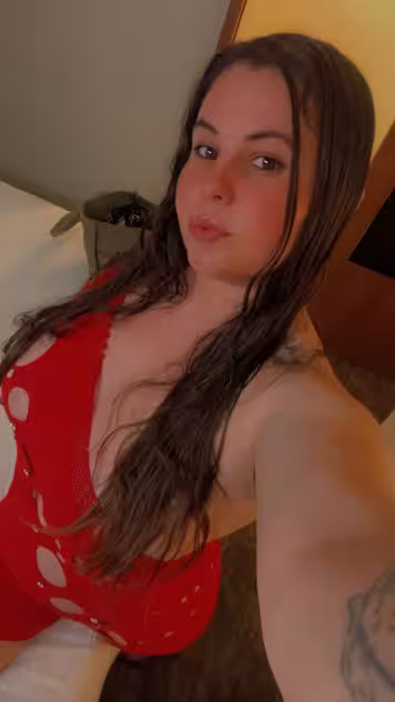 Courtney, photo 9