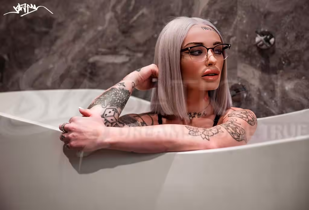 Chloe Carter, photo 8