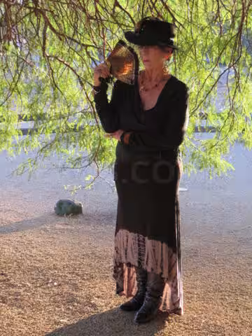 Debra, photo 2