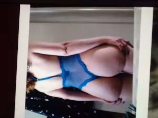 Dee, photo 2