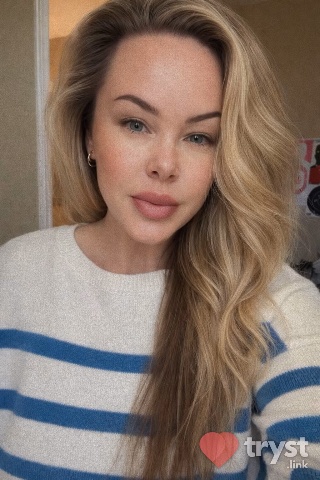 Erika James, photo 10