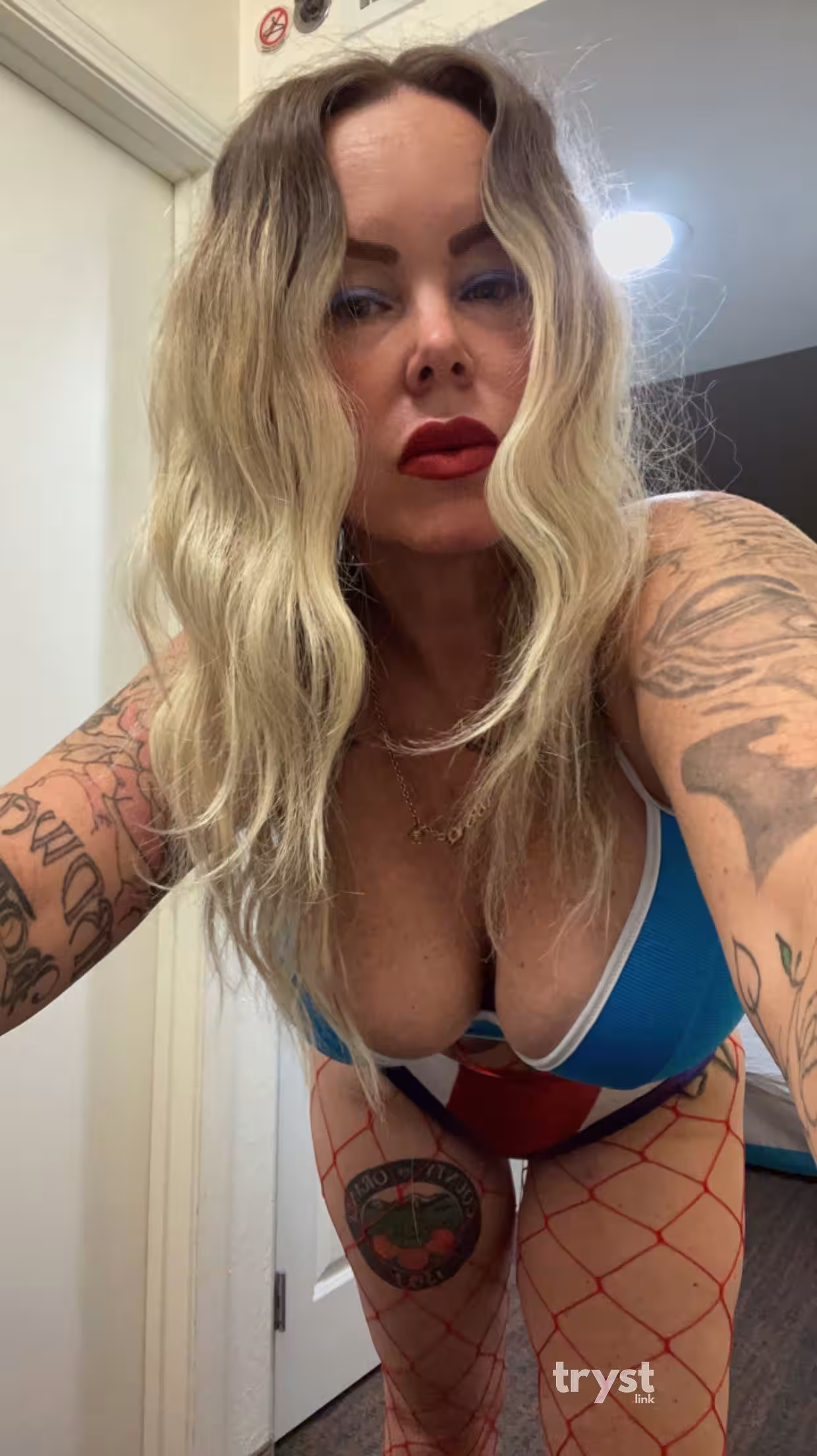 Erika James, photo 5