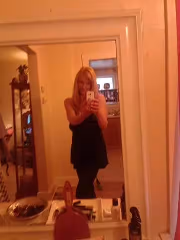 Michelle, photo 3
