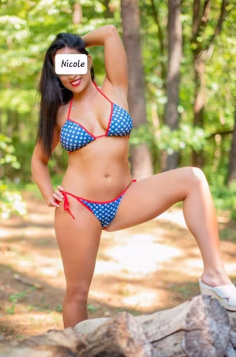 Nicole Parker, photo 6