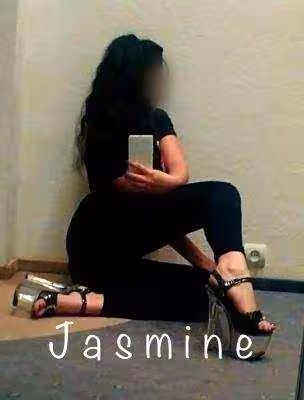 Jasmine, escort in Chicago, IL