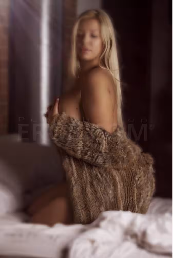Sara Charles, photo 3