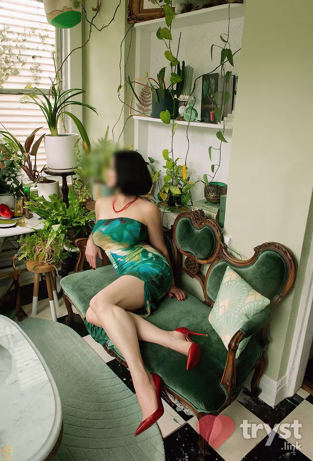 Sara Charles, photo 8