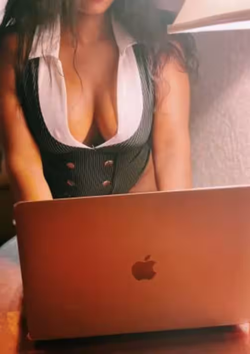 Anissa, escort in Chicago, IL