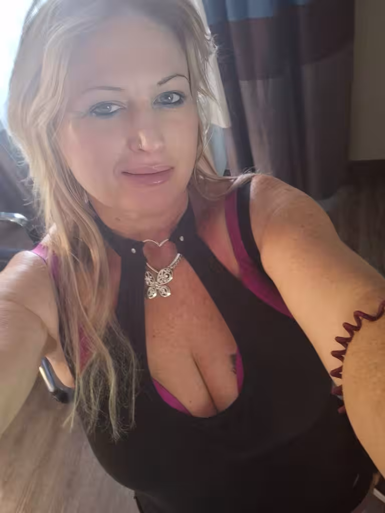 1buxombeauti, photo 9