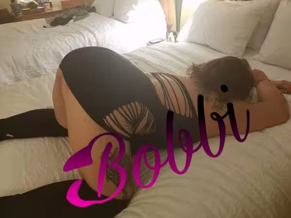 Bobbi, escort in Chicago, IL