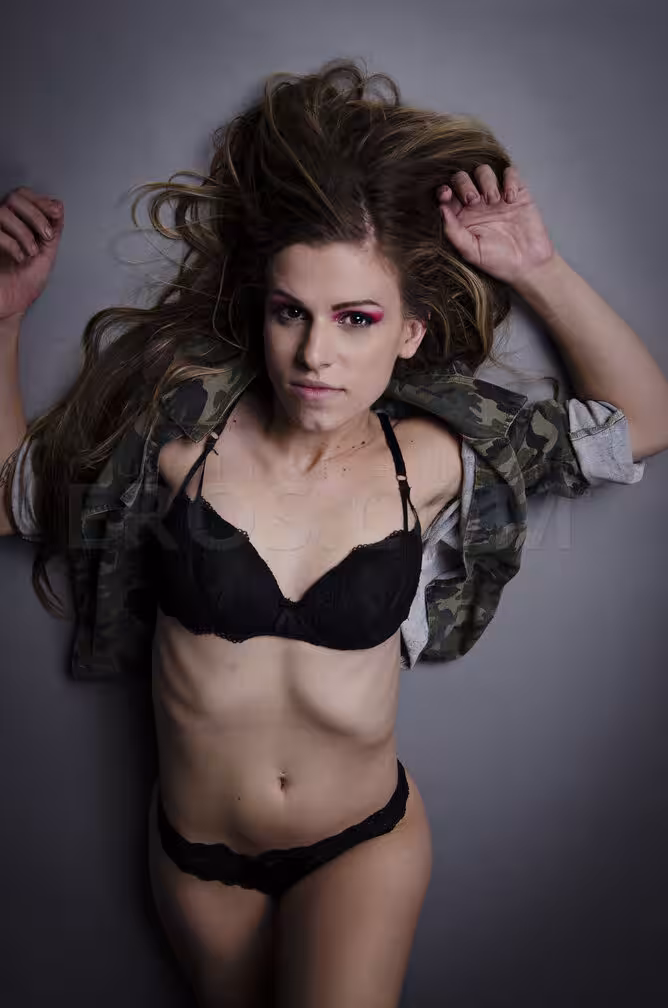 Brittany West, photo 7