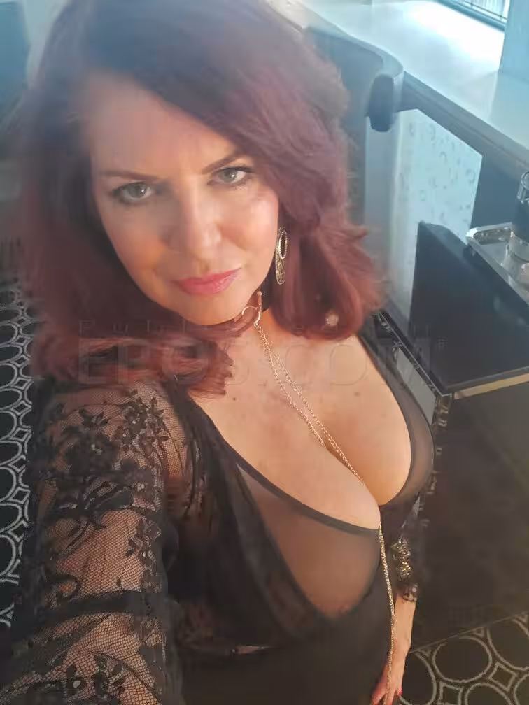 Andi James, photo 2