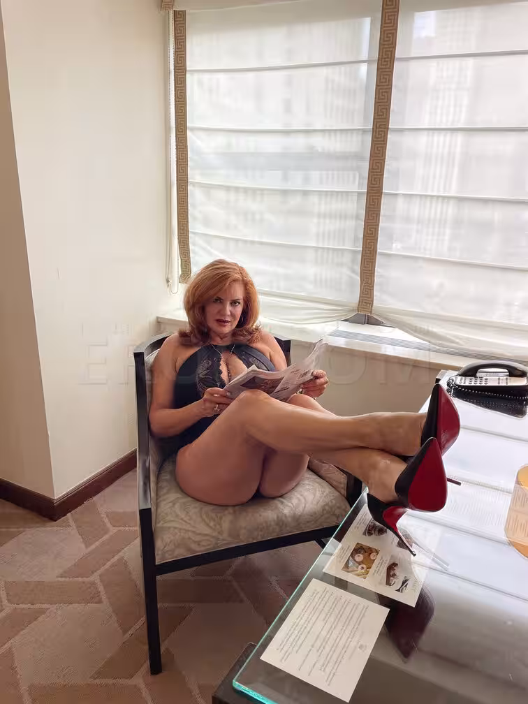 Andi James, photo 4
