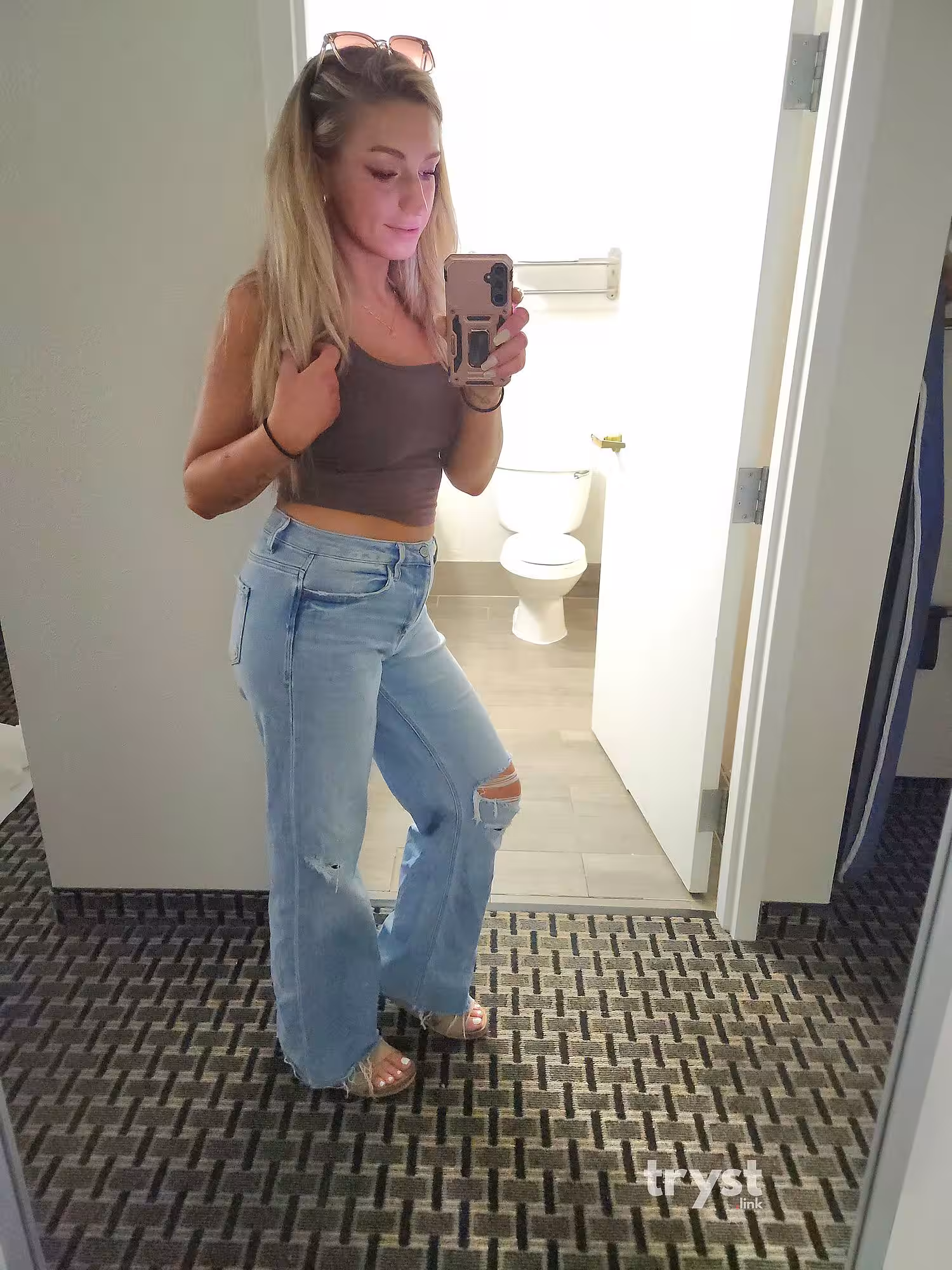 Katie, photo 8