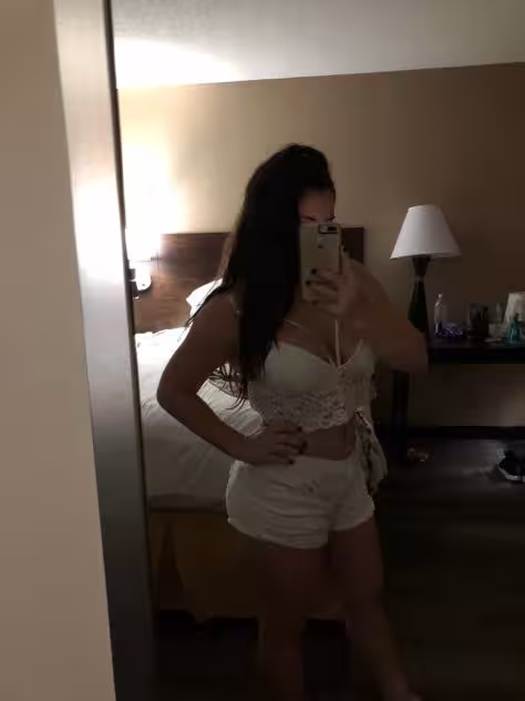 Paola, escort in Evanston, IL