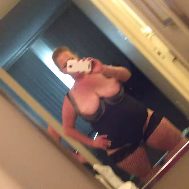 Olivia Moore, photo 7