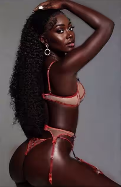 Brooke Sanders / Chocolate Masseuse, photo 4