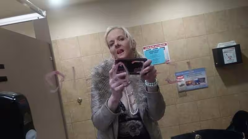 Holly, photo 5