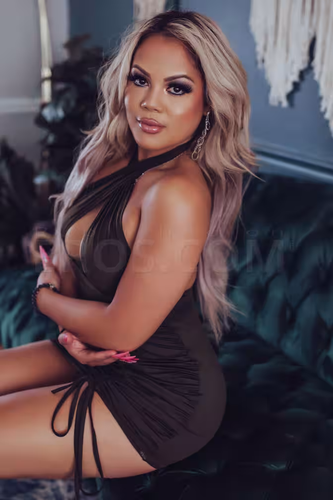 Rikora Marks, photo 2