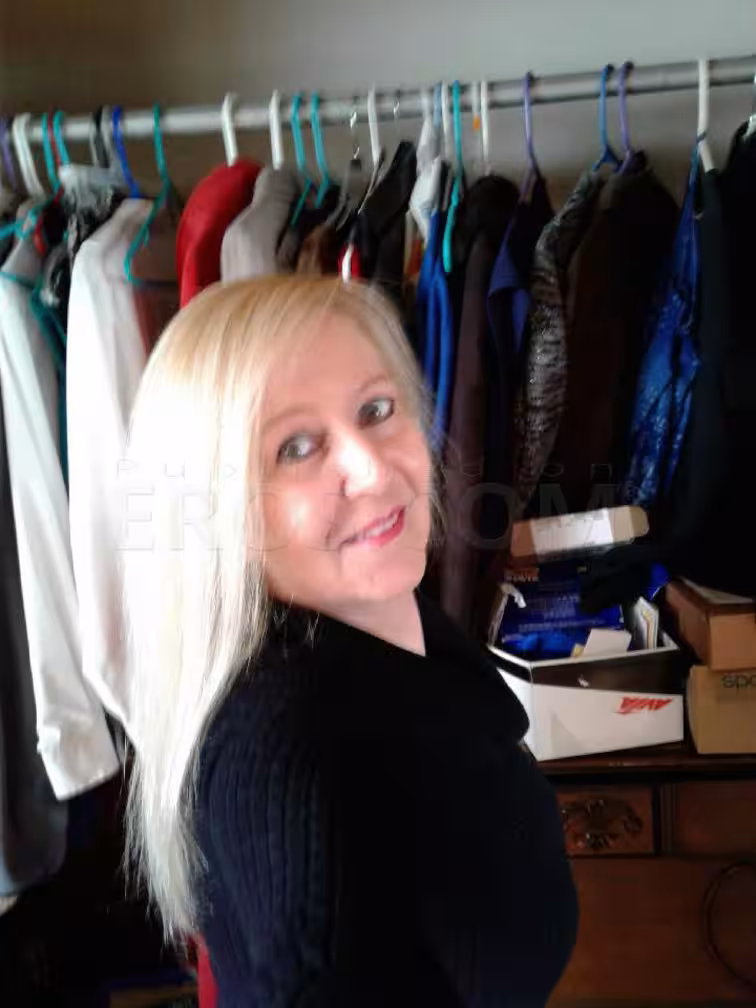 Kristy, photo 8